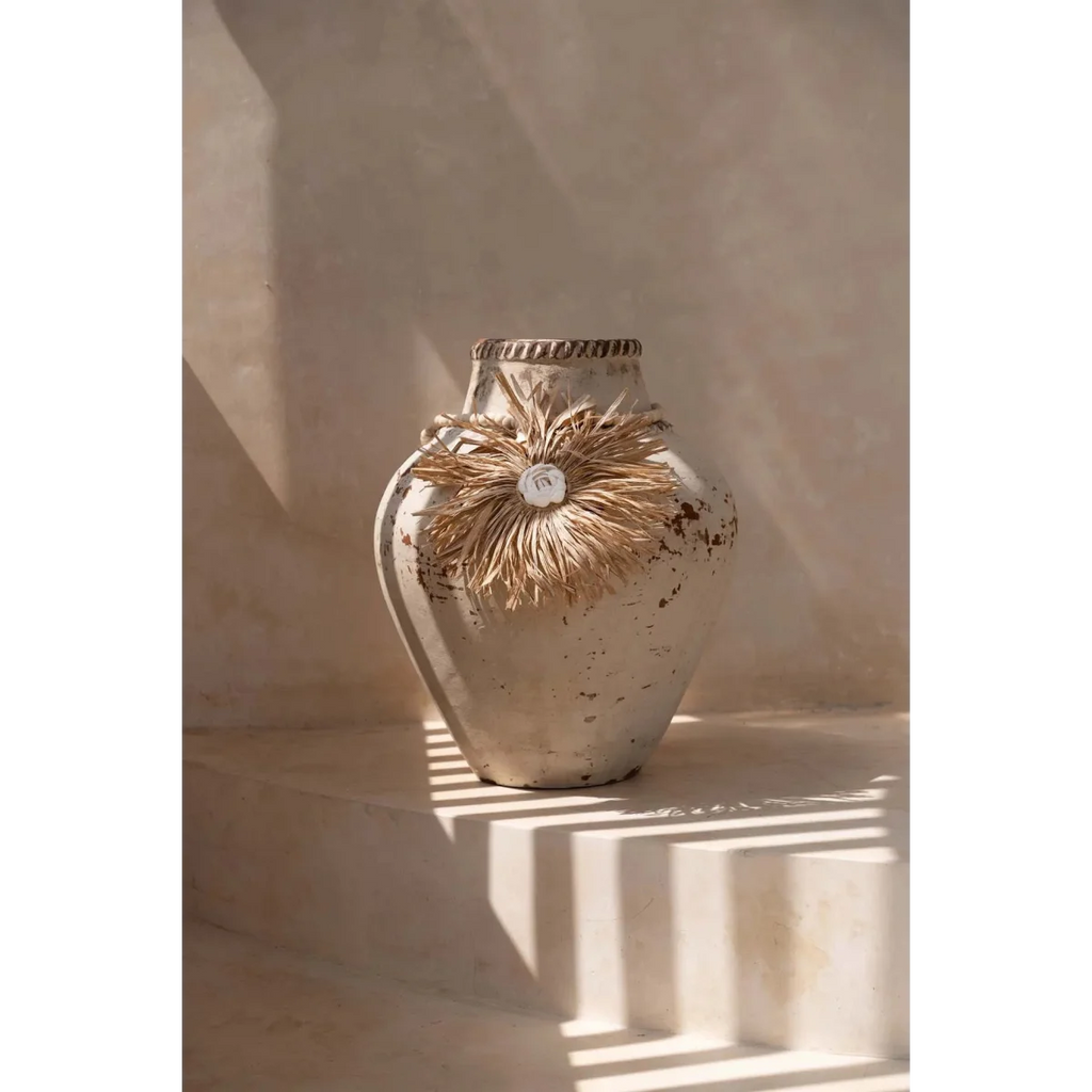 Pompon décoratif en raphia naturel avec motif floral – 70 cm