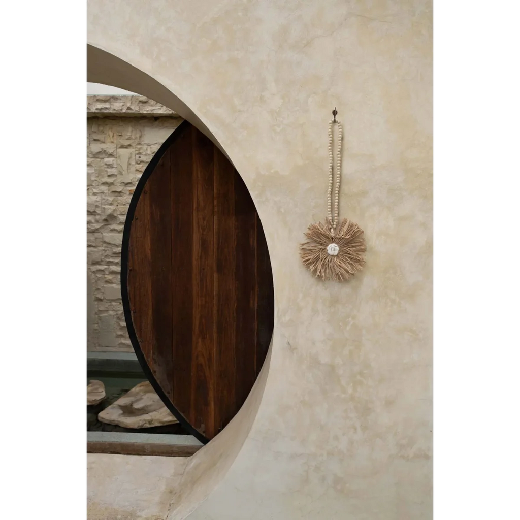 Pompon décoratif en raphia naturel avec motif floral – 70 cm