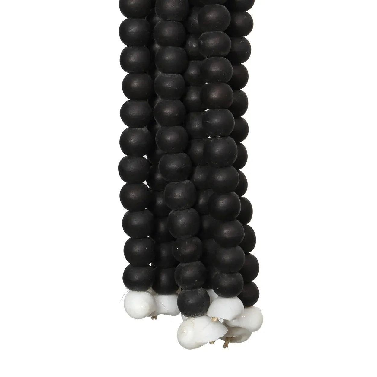 Garniture de perles noires avec tassels blancs pour décoration murale naturelle