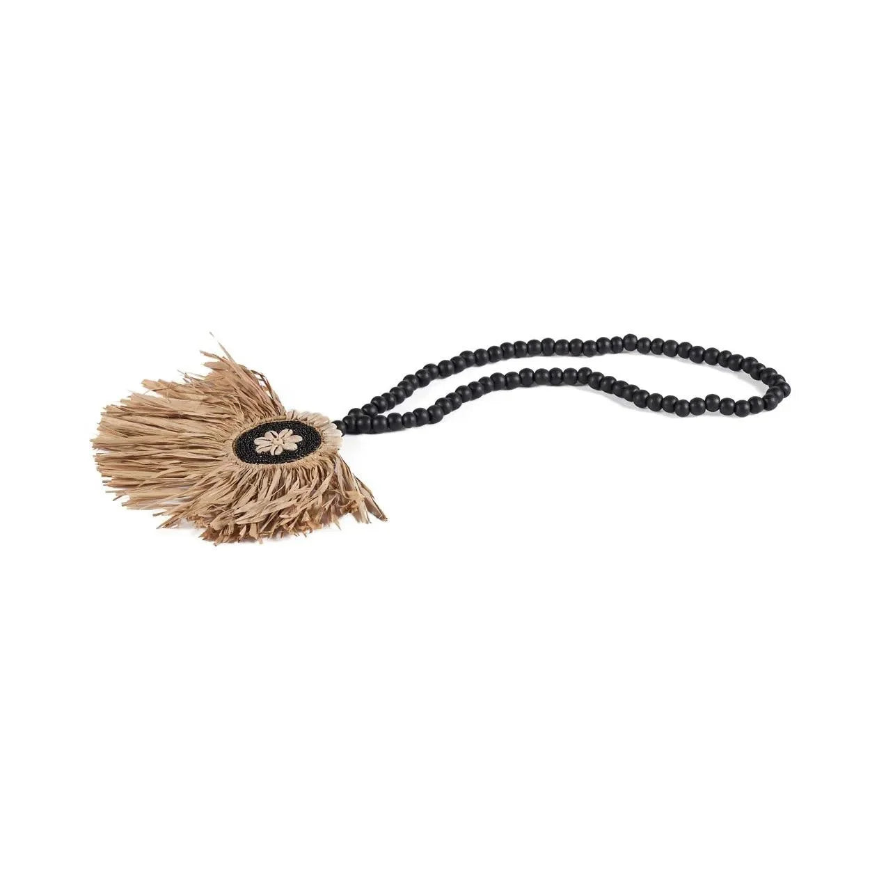 Collier à perles et pompoms en raphia noir et naturel avec fleur centrale