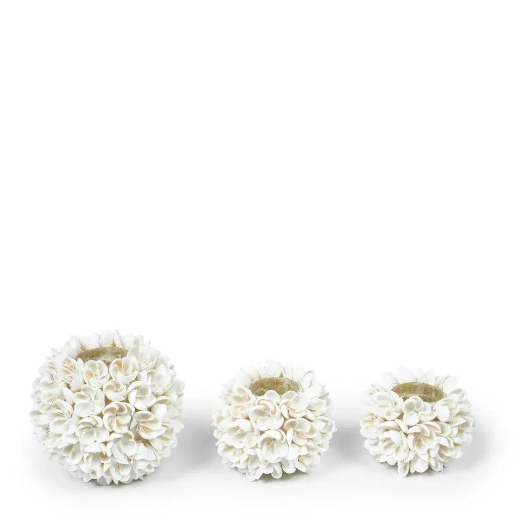 Porte-bougie en coquillages blancs motif floral boule décorative