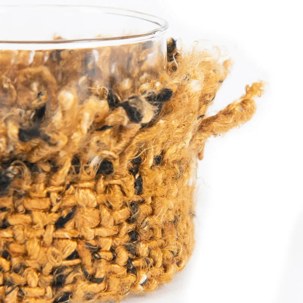 Vase en verre avec manchon en fibre tissée pour la décoration Le porte-bougie Oh My Gee CinnamonB S