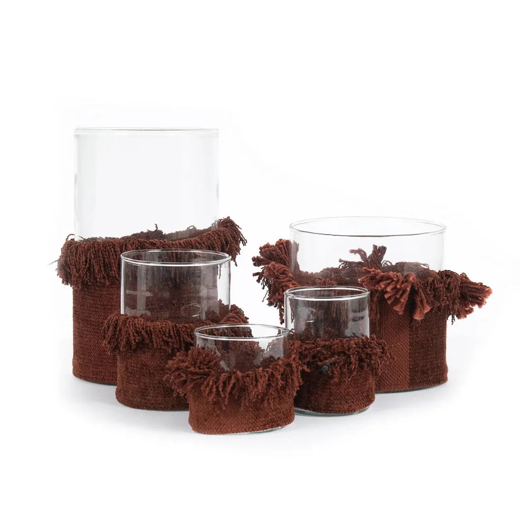 Vases en verre avec frange brune dans le produit Le porte-bougie Oh My Gee Velours Bordeaux M