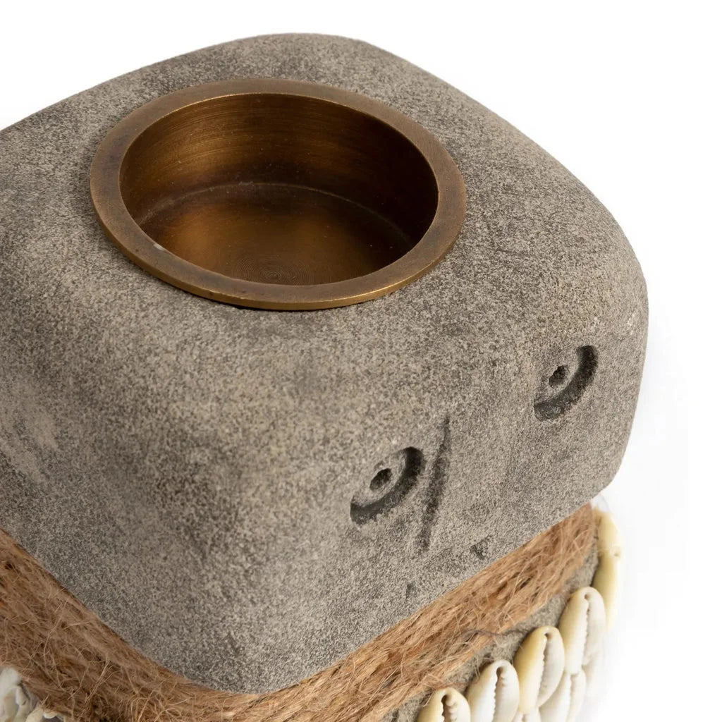 Support de bougie en pierre avec sculptures tribales pour Le porte-bougie Sumba Stone n°31