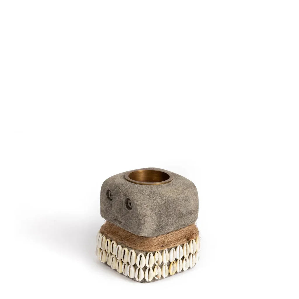 Porte-bougie en pierre Sumba avec accents de coquillage pour décoration élégante