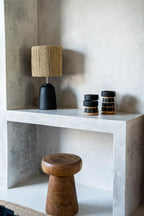 Porte-bougie en terre cuite noire et rotin 20 cm