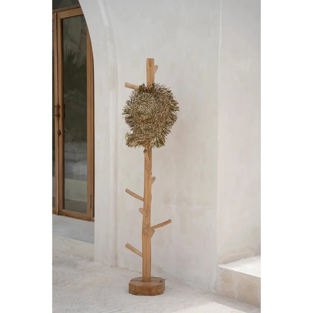 Porte-manteau arborescent en bois de teck naturel avec chapeau en paille suspendu
