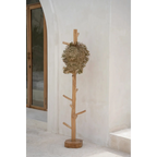 Porte-manteau arborescent en bois de teck naturel avec chapeau en paille suspendu