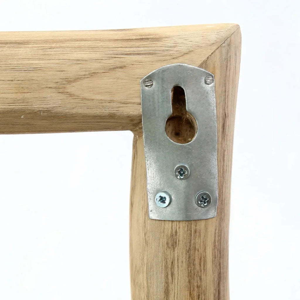 Cadre en bois avec plaque de fixation en métal pour le porte-manteau naturel de l Île
