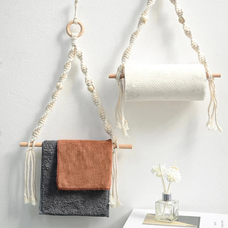 Porte-papier toilette mural en bois et macramé avec rouleau de papier et tissu suspendus