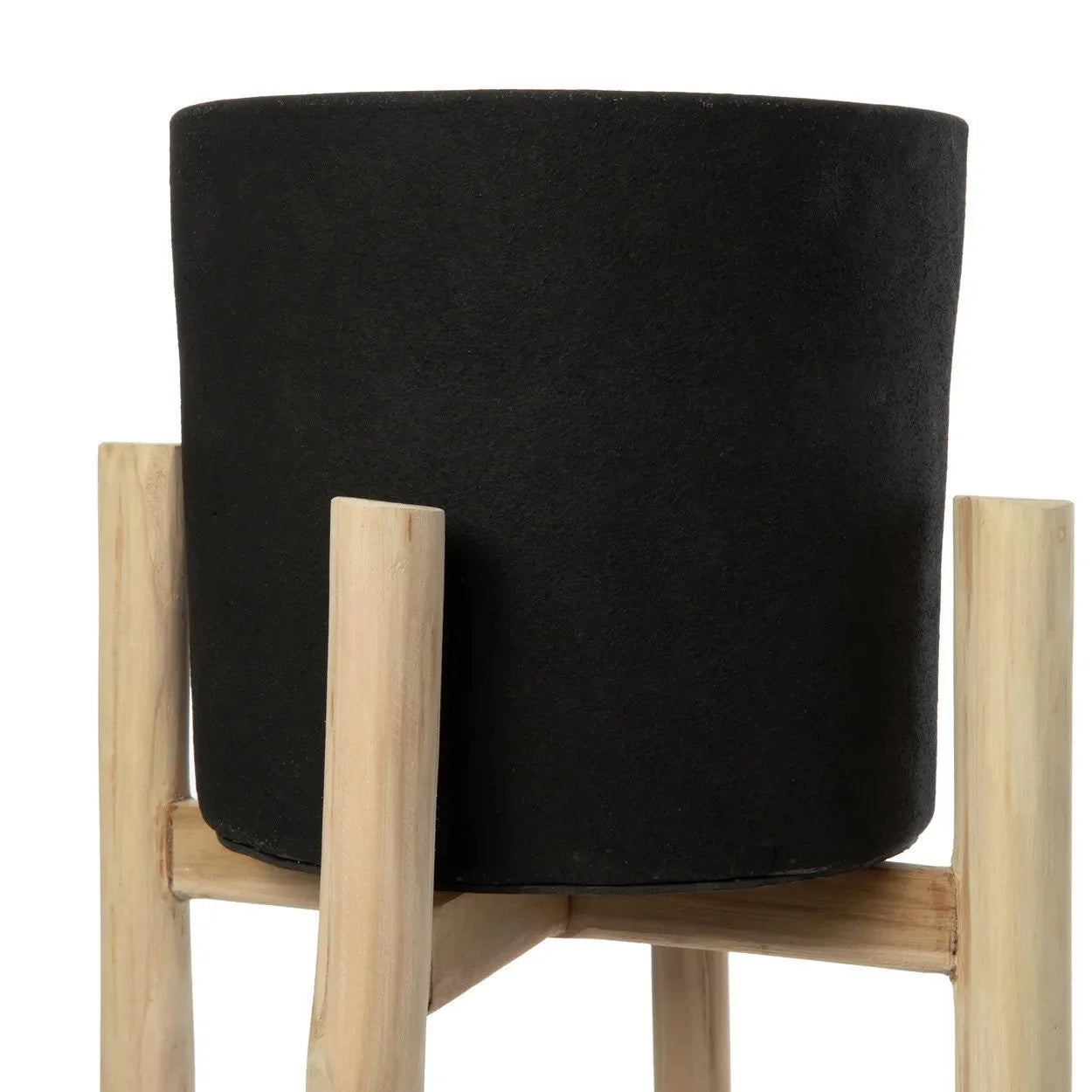 Planter noir sur support en bois naturel pour décoration intérieure hauteur 68 cm