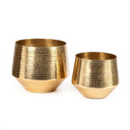 Vases en laiton martelé dorés pour plantes dans le produit Le pot martelé laiton L
