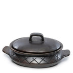 Cocotte en poterie brune foncée, ovale, avec motif, poignées latérales, noir