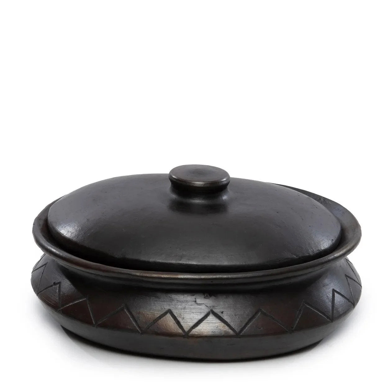 Pot ovale en terre cuite noire avec motif géométrique et couvercle