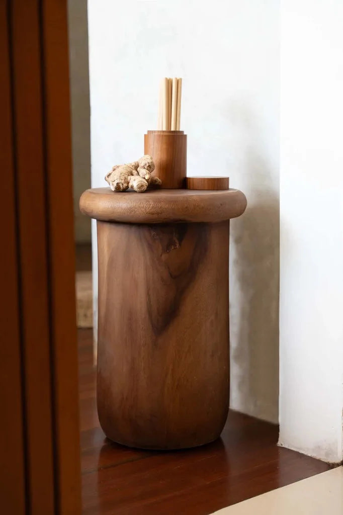 Table d’appoint en racine de teck avec accessoires, modèle Le pot en racine de teck M