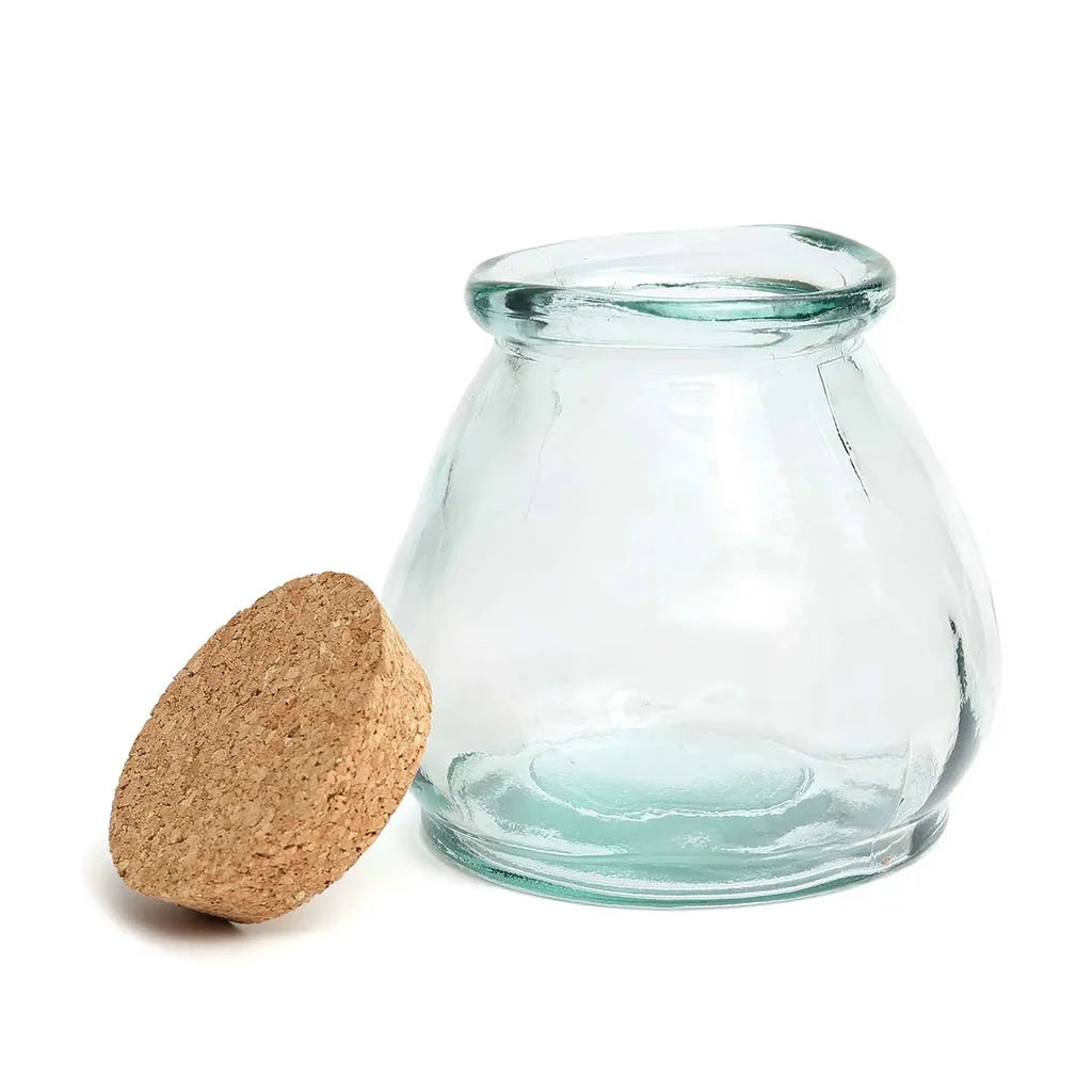 Bocal en verre transparent avec bouchon en liège.