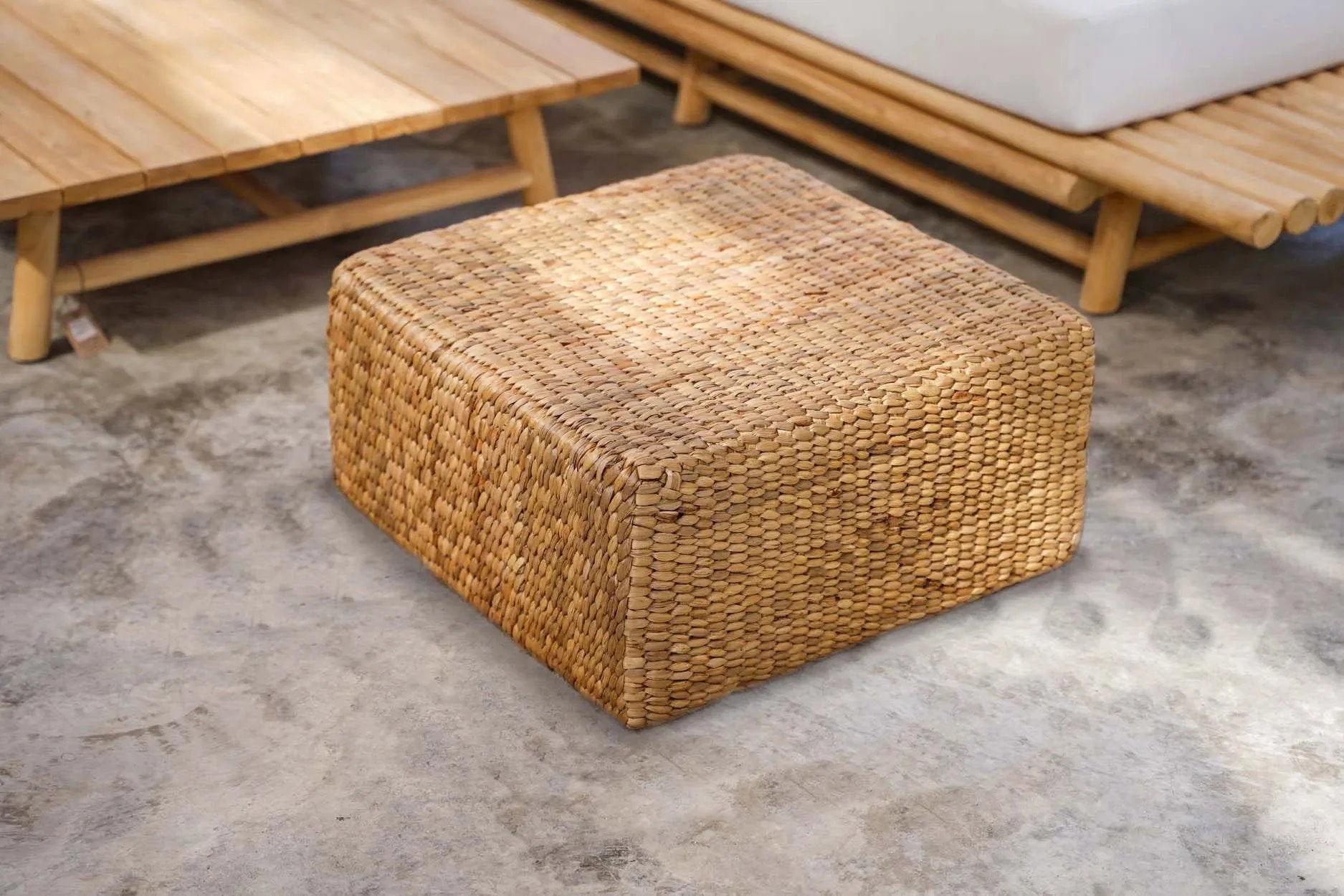 Pouf carré en jacinthe d’eau naturel – 60x60 cm