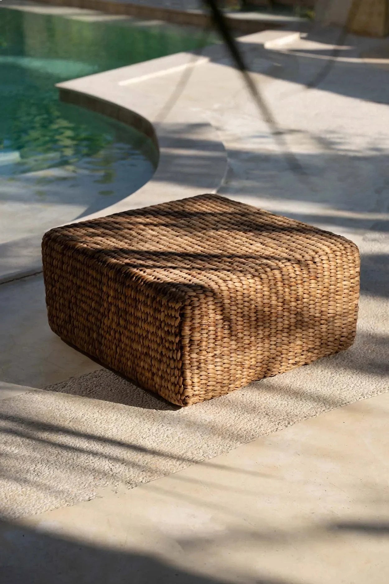 Pouf carré en jacinthe d’eau naturel – 60x60 cm