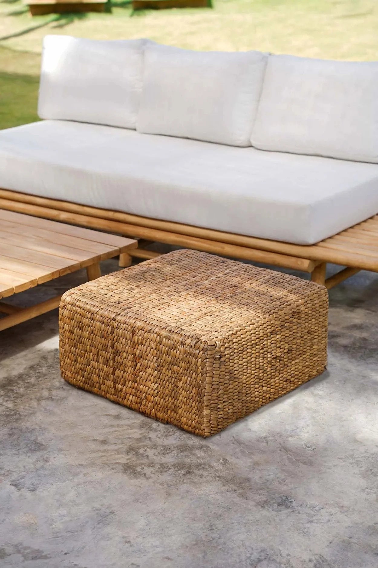 Pouf carré en jacinthe d’eau naturel – 60x60 cm