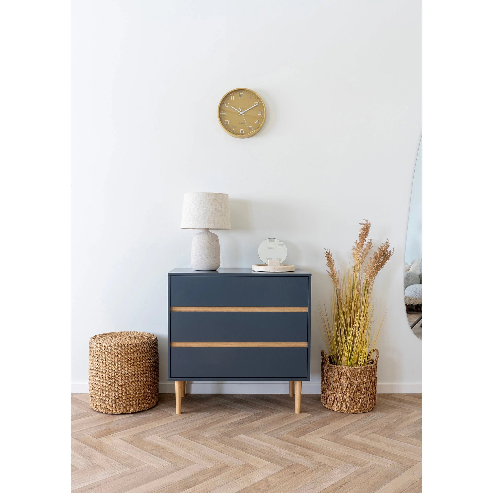 Dressoir bleu avec trois tiroirs pour le mobilier de salon naturel en jonc de mer