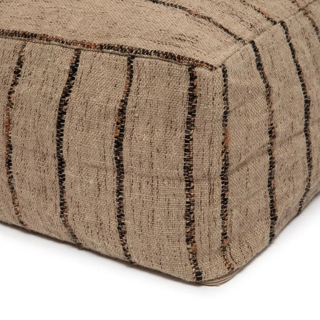 Coussin de sol tissé rayé Le pouf Oh My Gee - Beige Noir en décor moderne