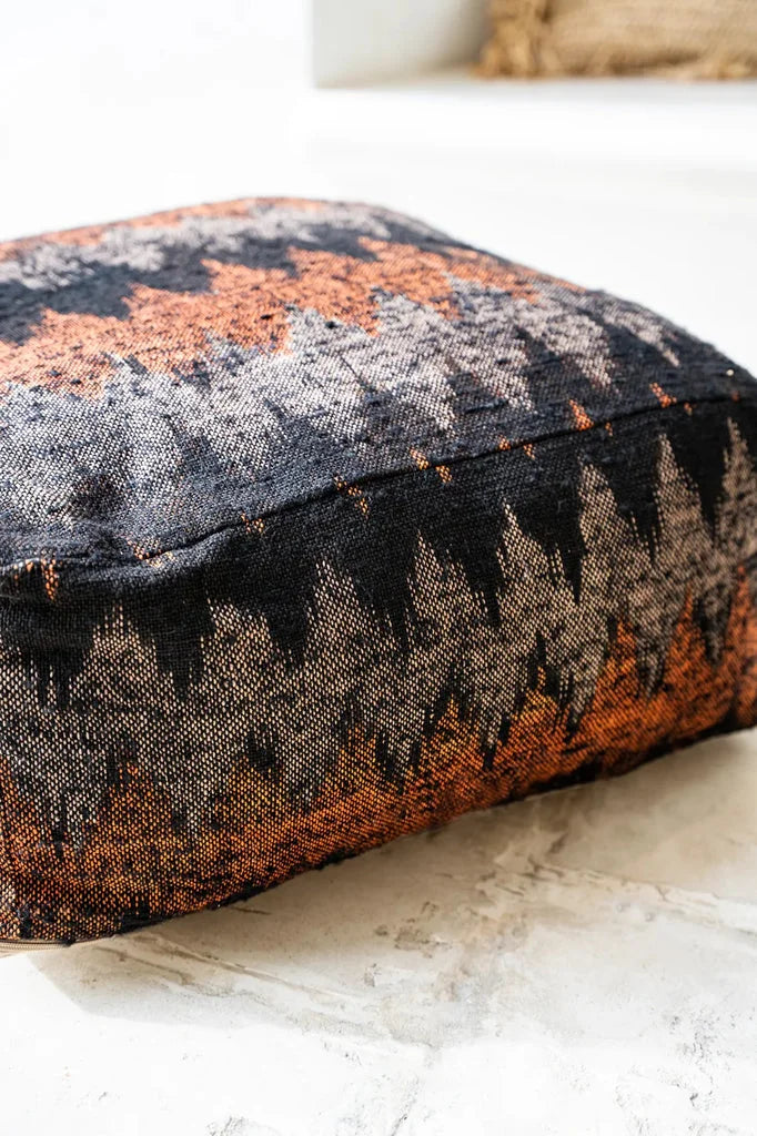 Coussin de sol à motifs Le pouf Oh My Gee - Noir Orange_40, design moderne et coloré