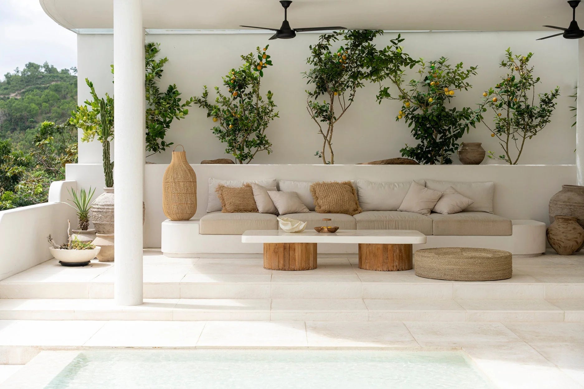 Pouf rond en jonc de mer naturel usage table basse salon – Ø100 cm