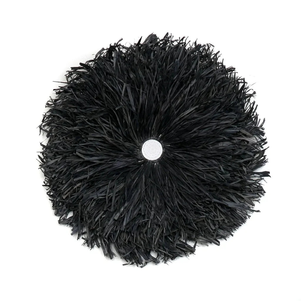 Coussin décoratif en plume noire pour Le Raffia Juju Noir