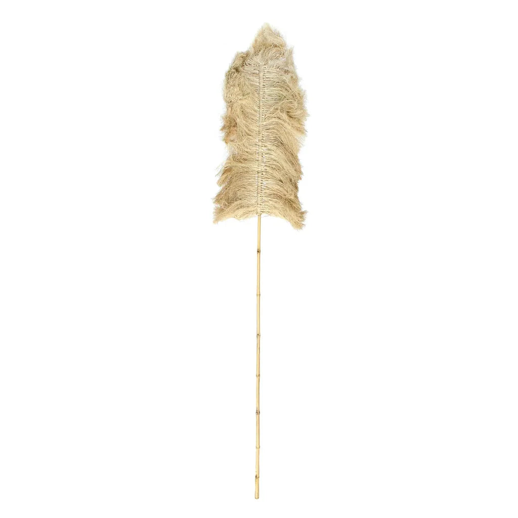 Alternance de bambou décoratif tall et feathery dans le produit La Raffia Palmeira Naturel