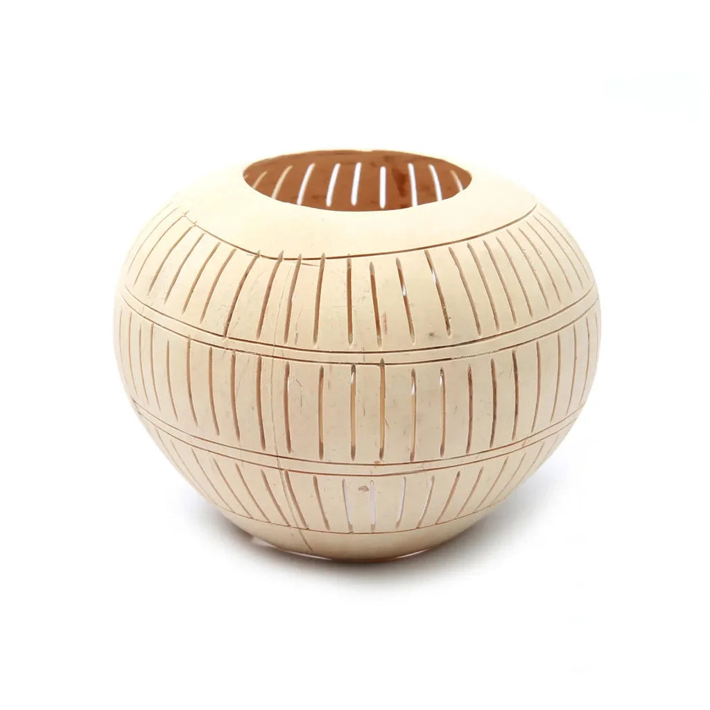 Vase rond sculpté en bois clair pour la décoration La Rayure de Noix de Coco I Naturel_40
