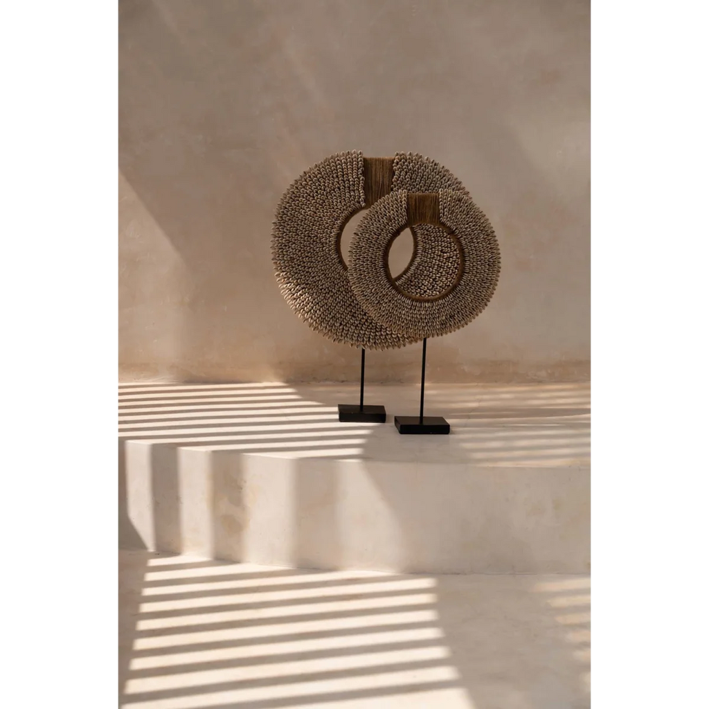 Sculpture murale en coquillage naturel sur socle 52 cm