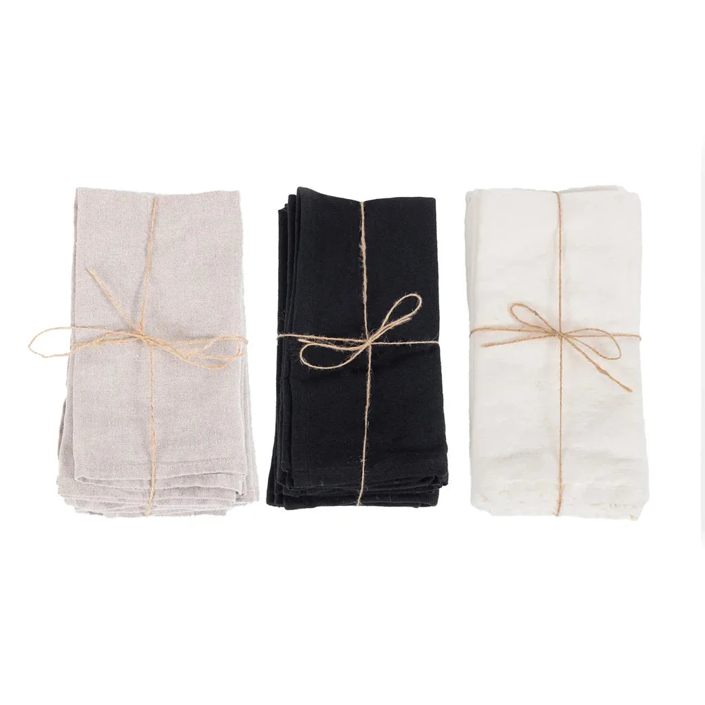 Trois piles de serviettes en lin beige, lot de 4, élégantes et ties