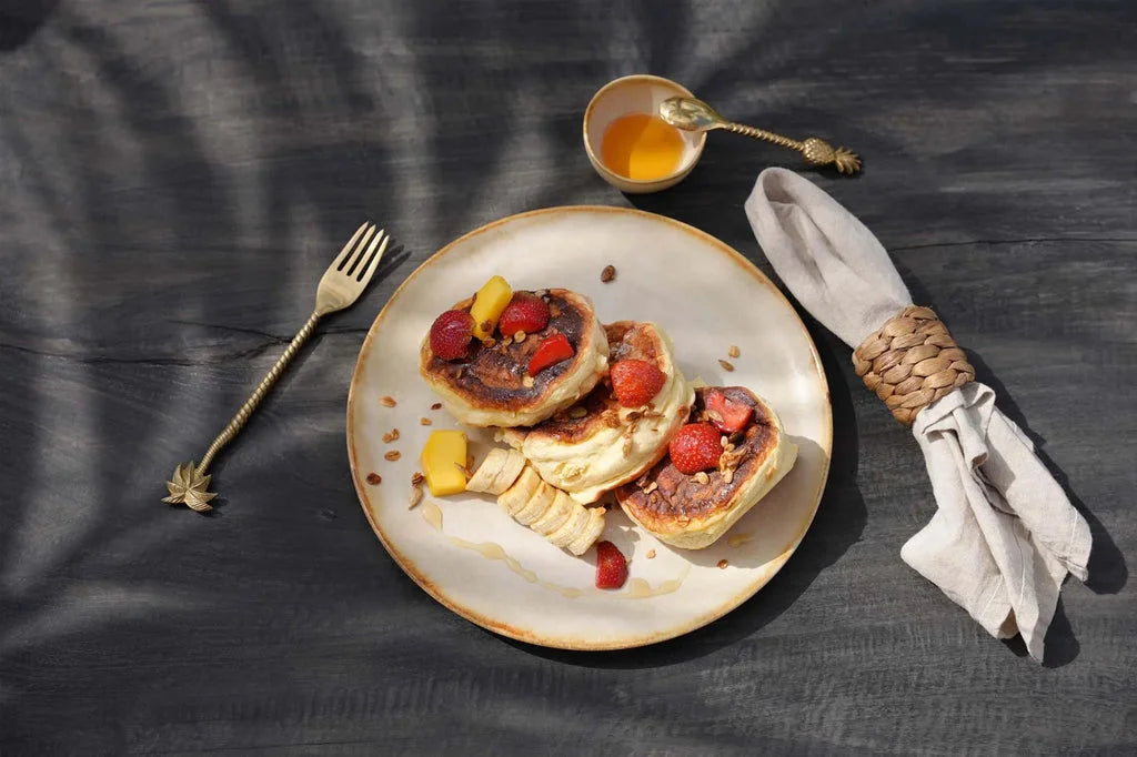 Crêpes aux fruits et au miel.