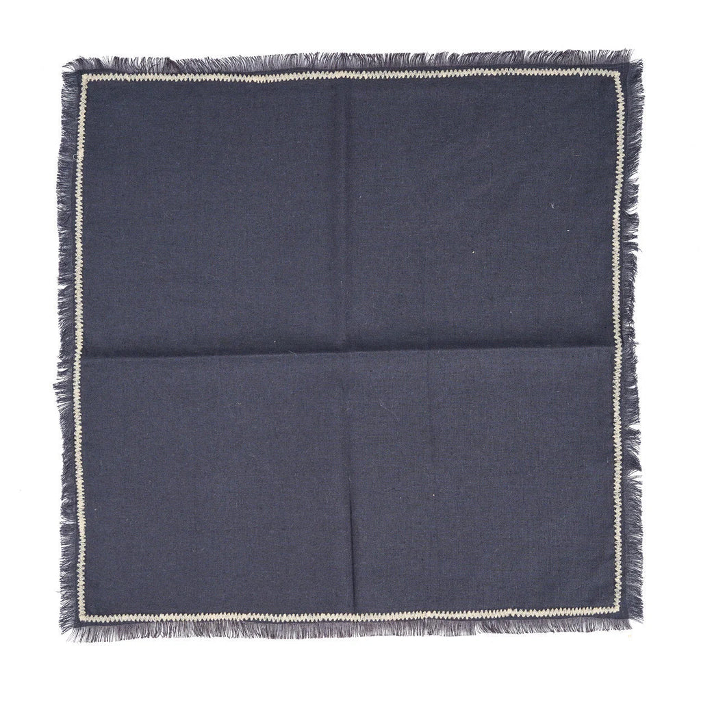Serviette de table en lin noir naturel à franges et bordure crème