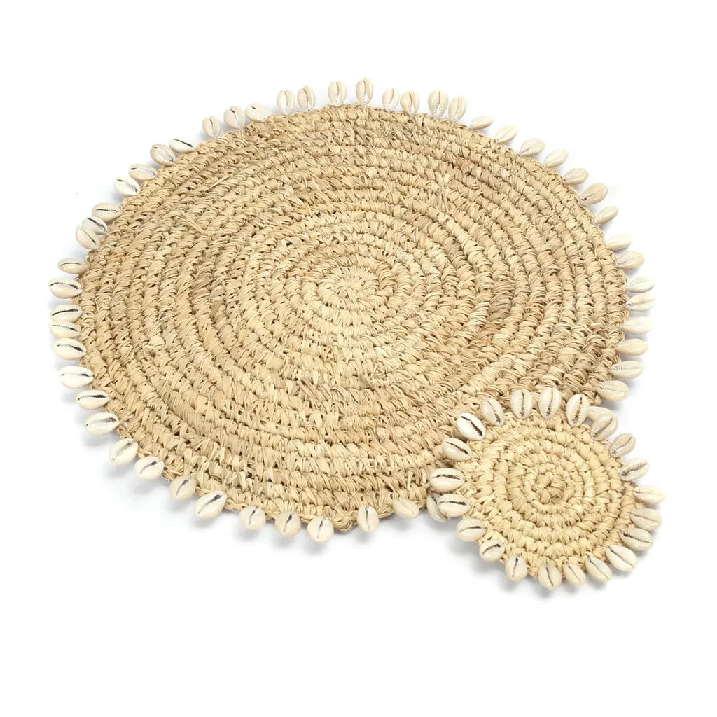 Set de table en coquille de raphia Naturel avec sous-verres et bordure de coquillage