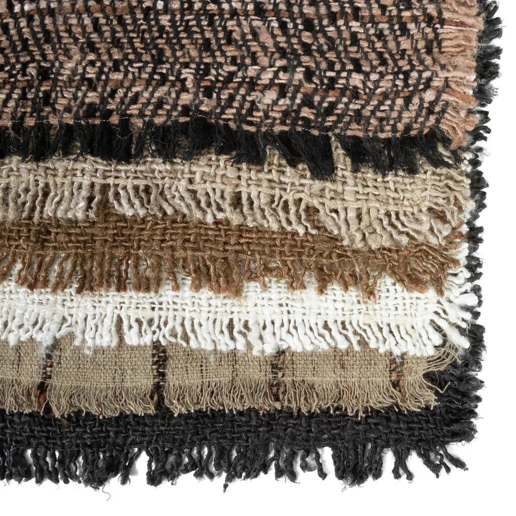 Échantillon de textile à franges multicouches pour le set de table Oh My Gee Noir Marine