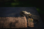 Set de table en coton gaufré noir cuivre avec fourche et cuillère en or