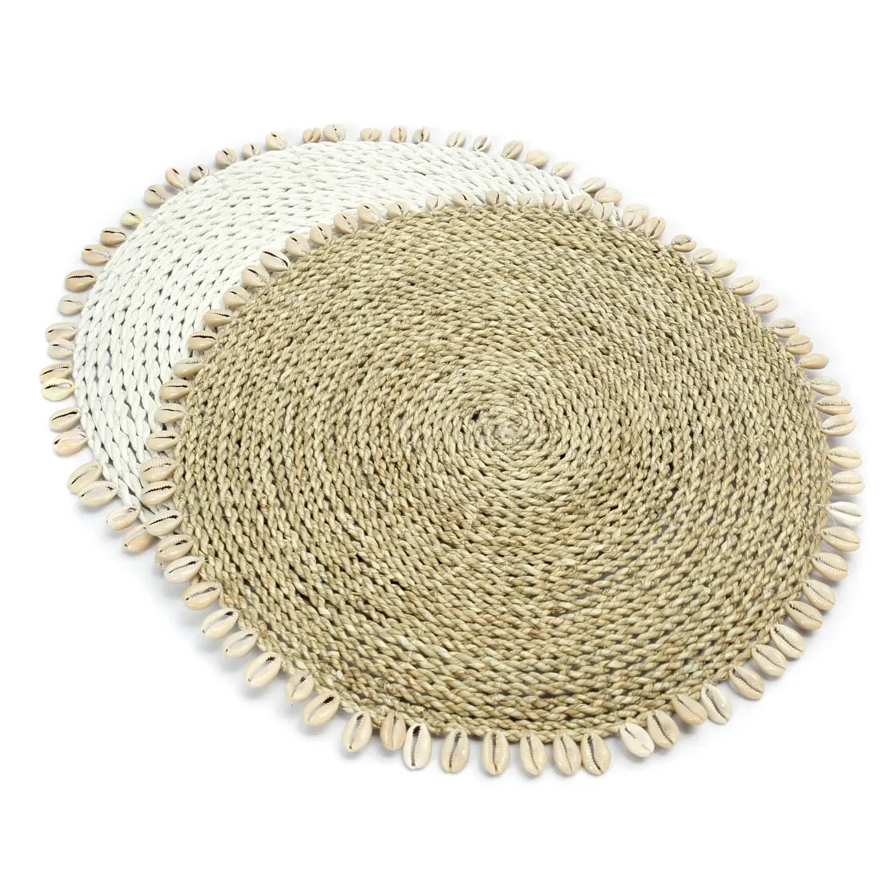 Set de table rond en jonc de mer et coquillages blancs