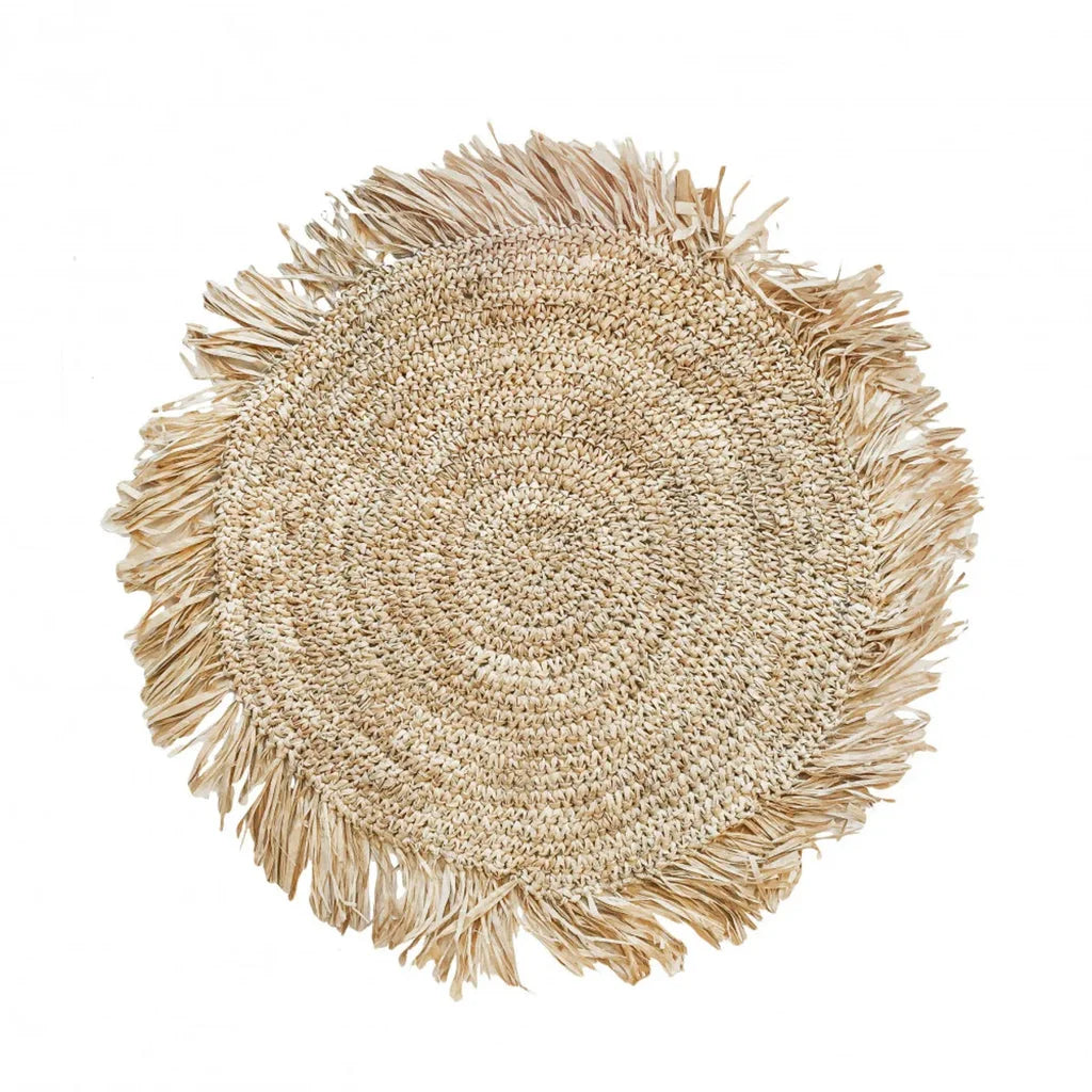 Sous-plat rond en raphia naturel avec franges pour une décoration chaleureuse