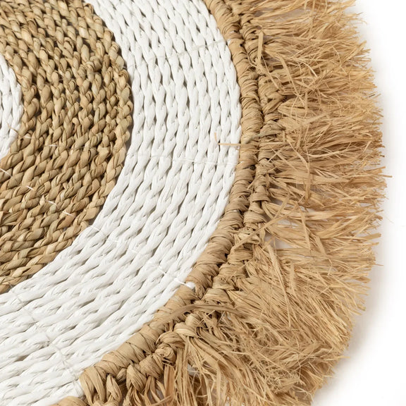 Tapis rond en raphia et herbe marine avec frange pour décoration de table