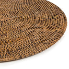 Set de table rond en rotin tressé marron naturel pour décoration de table élégante