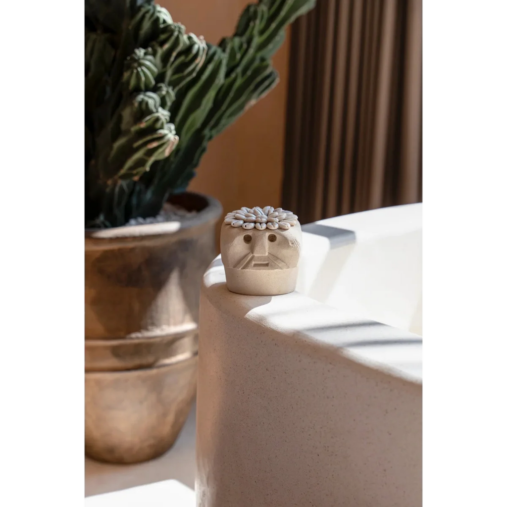 Statue en grès blanc 11 cm sculptée main Sumba