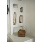 Boîte de rangement en osier avec couvercle, pour Statue visage en grès beige sur socle bois