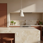 Suspension artisanale en papier-mâché blanc cassé, abat-jour conique texturé 17x23 cm