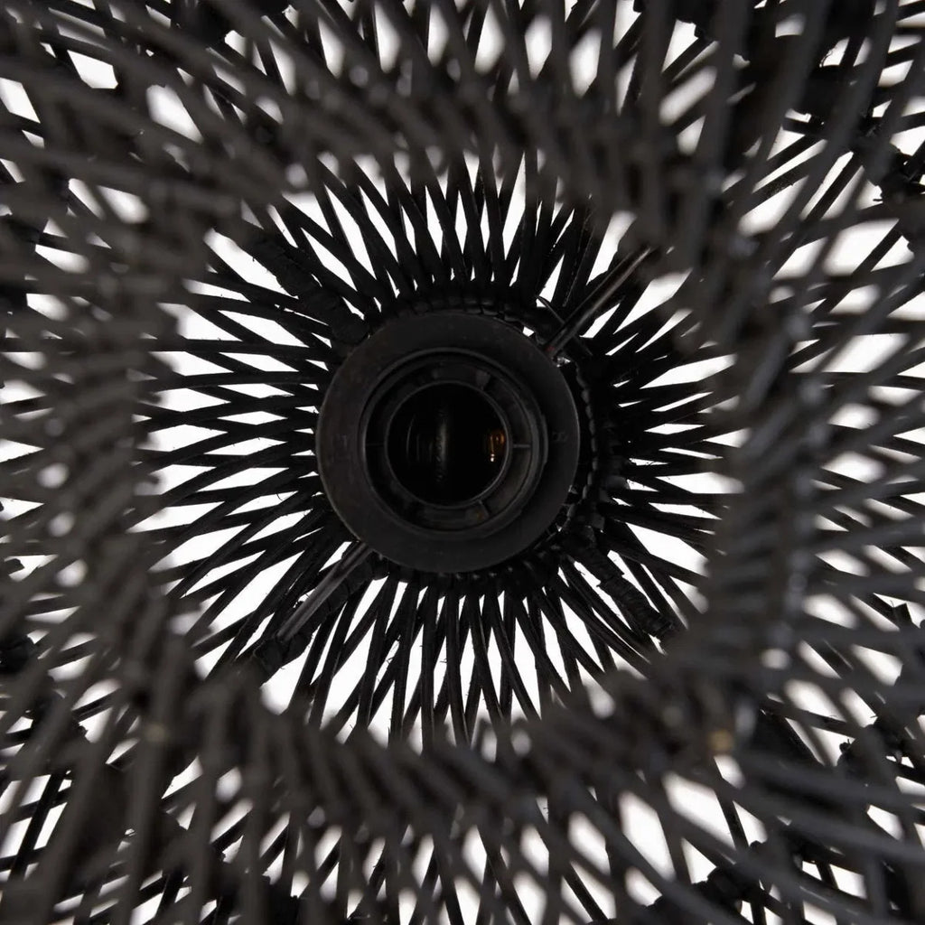 Suspension boule en rotin tressé noir ajouré – Ø30 cm