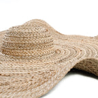 Chapeau oversize en jacinthe d’eau ondulée naturel, Ø85 cm