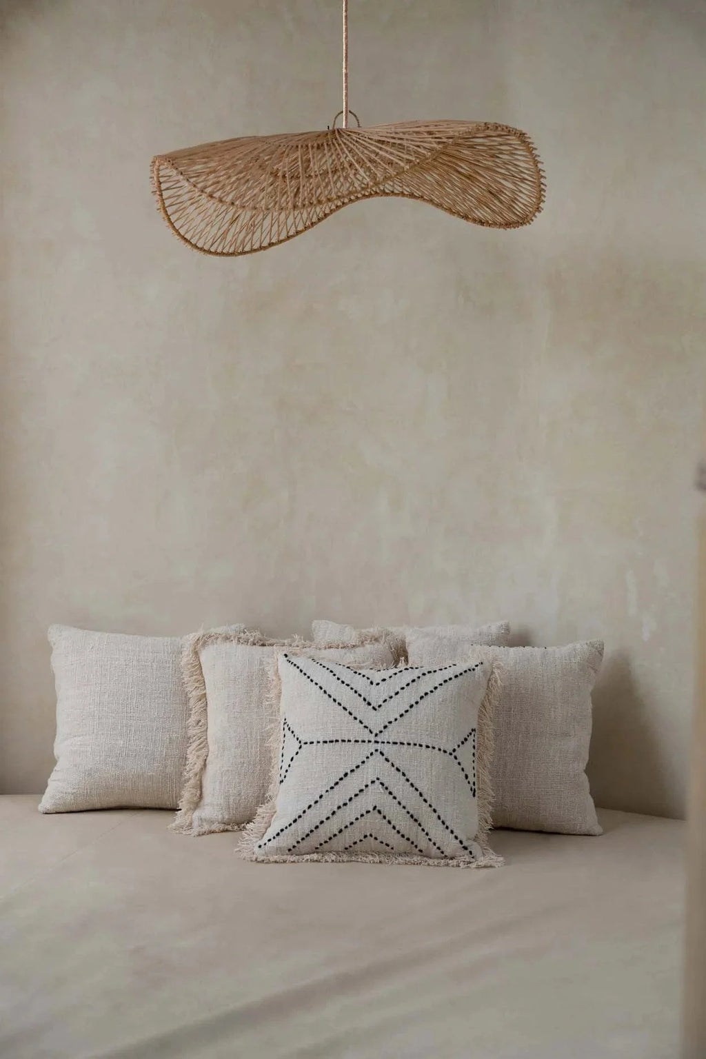Suspension chapeau rotin tressé naturel pour plafond, lampe en fibres naturelles, Ø75 cm