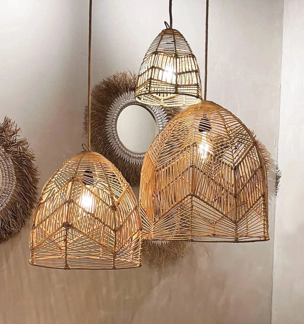 Suspension conique en rotin naturel ajouré – Ø24 cm