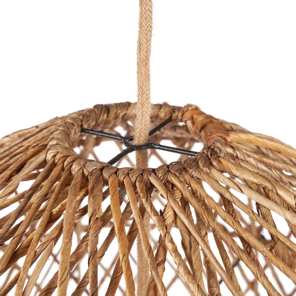 Suspension cylindrique en feuille de bananier tressée naturelle avec lampe en corde de paille