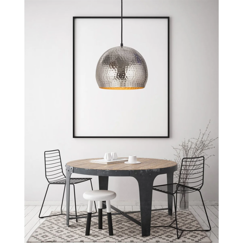 Suspension en nickel avec dôme en argent martelé pour un éclairage moderne